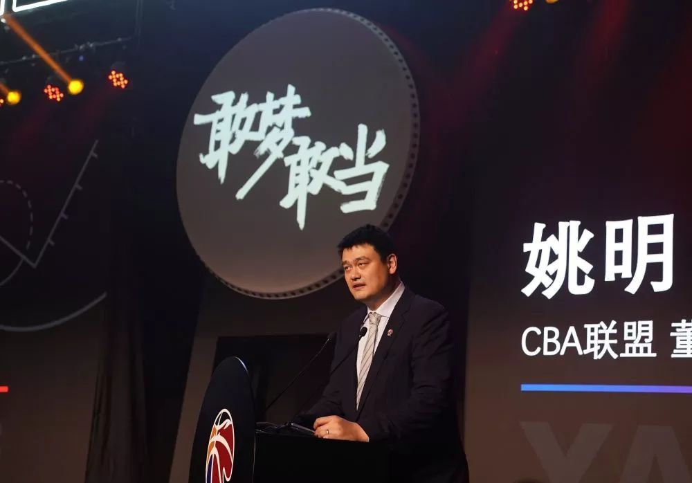 松茸，学名松口蘑，是一种无毒且味美的食用菌。